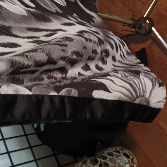 Daisy Sheer top by cataloo favorites🌼🌻 - Picture 4 of 9